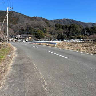 まもなくゴーール！
この時間には駐車場には車もたくさん駐車されてます。
地元の方に愛され里山でしたね。

今日も午後から病院のお見舞いに行かないといけないので下山メシなしで帰宅しました。

最後まで見ていただきありがとうございました！
