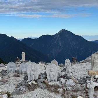 甲斐駒ヶ岳とお地蔵さん
