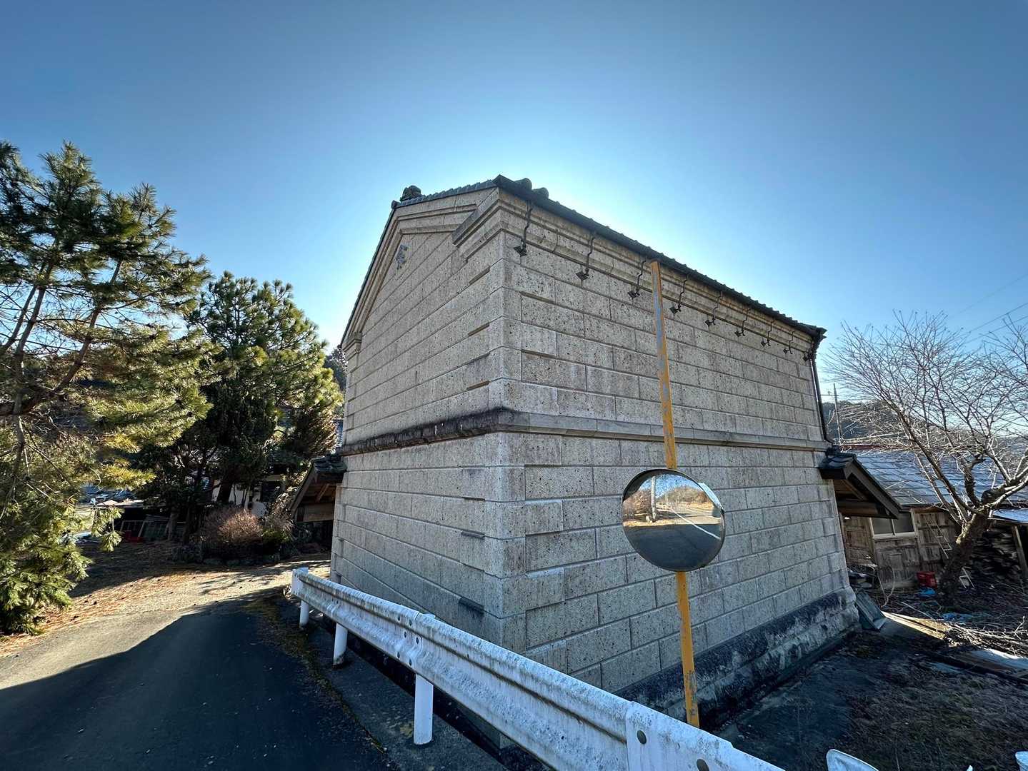 大谷石でできた倉
いかにも栃木県って感じですね