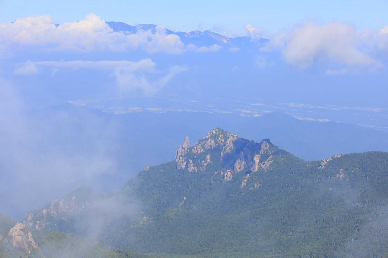 雲の合間から瑞牆山が見えて来ました。