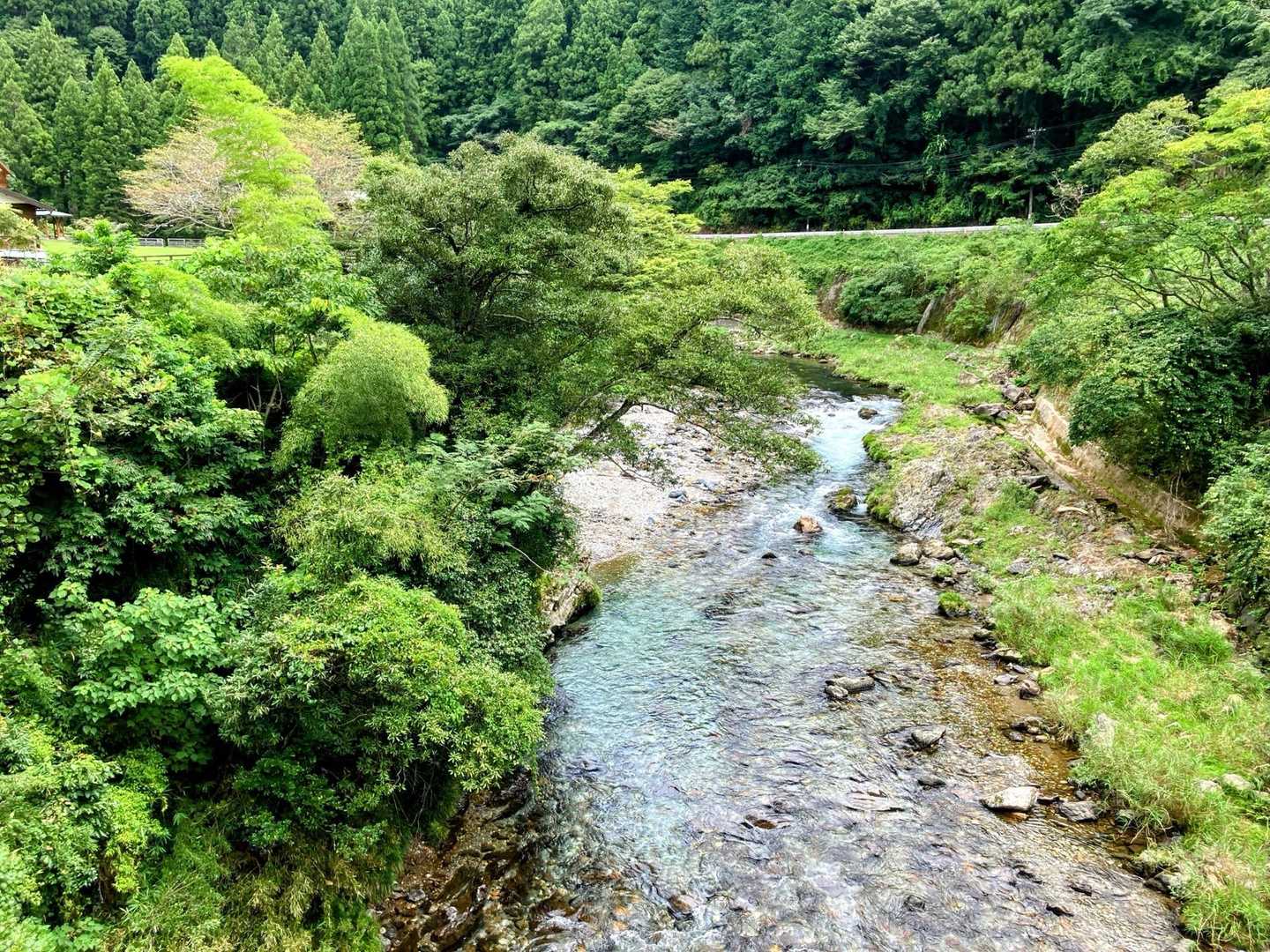 下山しました、神崎川に架かる橋を渡ります