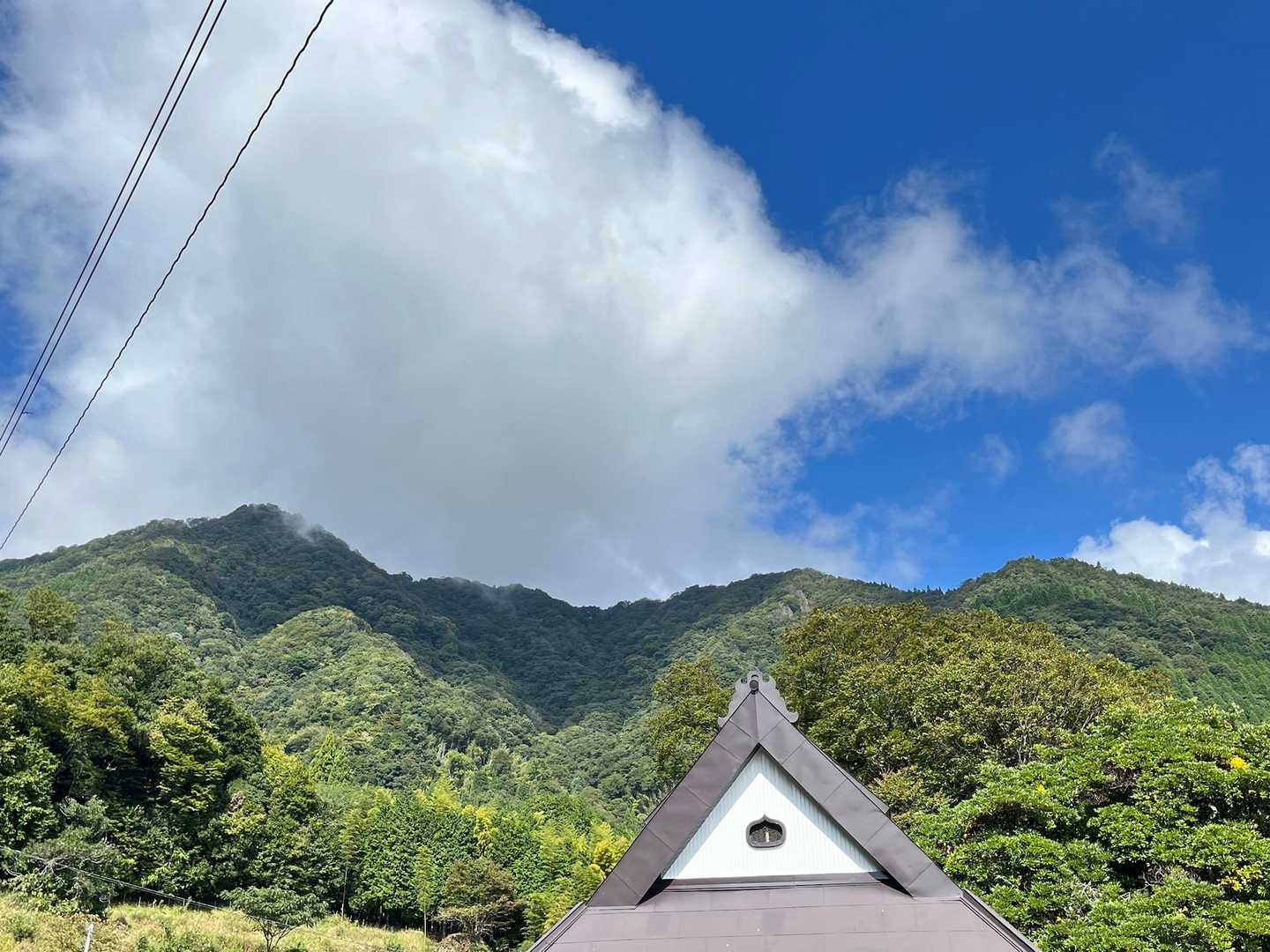 で、下山したら西峰以外は晴れてる☀️