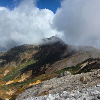 今日は向かいませんが、
山容美しい、そして険しい愛別岳⛰️
いつか挑戦してみたくなりました。