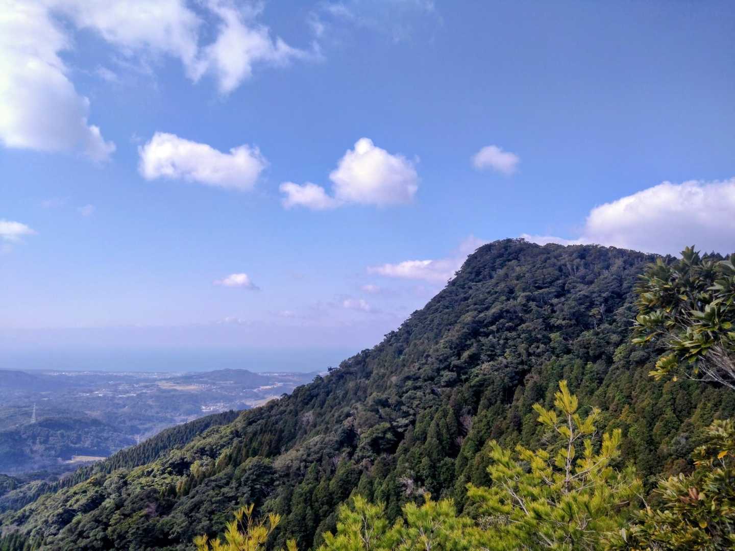 振り返って西岳 後は冠岳山頂と同じ様な風景で省略