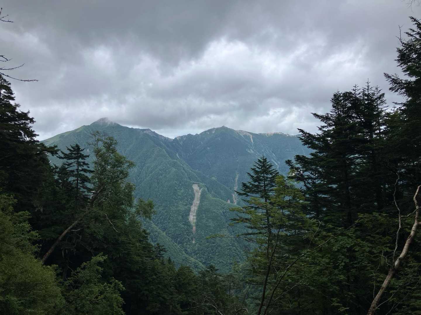 更に鳳凰山が見えて来た