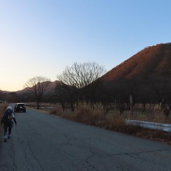 日が暮れて急に寒くなってきたけど、