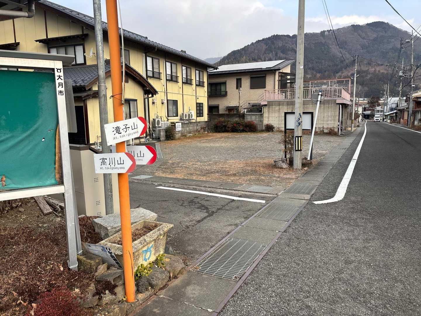山梨県警の方が登山口の経路を丁寧に教えてくれました♪ありがとうございます😊