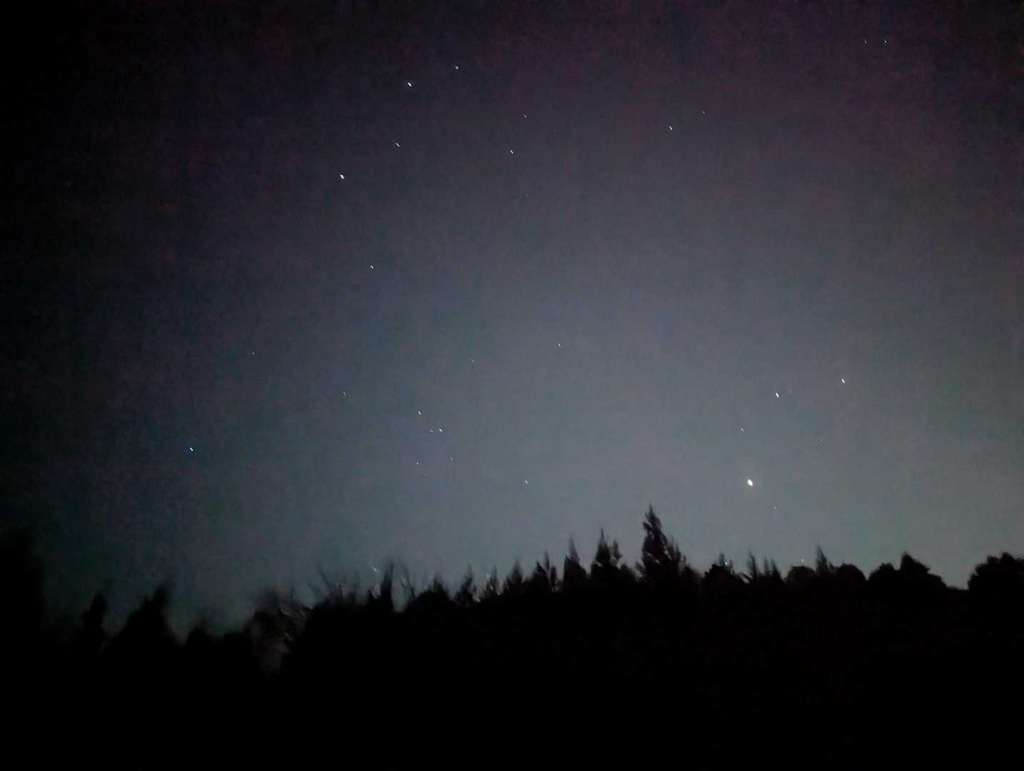 ほぼ満月で満点の星空🌌