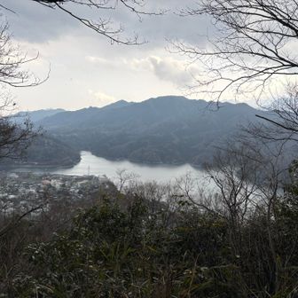 相模湖の展望スポットまで来た