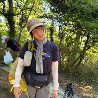 岩橋山で休憩していたらnaoさんに追い付かれ、naoさんの早さにビックリ‼️
かなり疲れてる😓