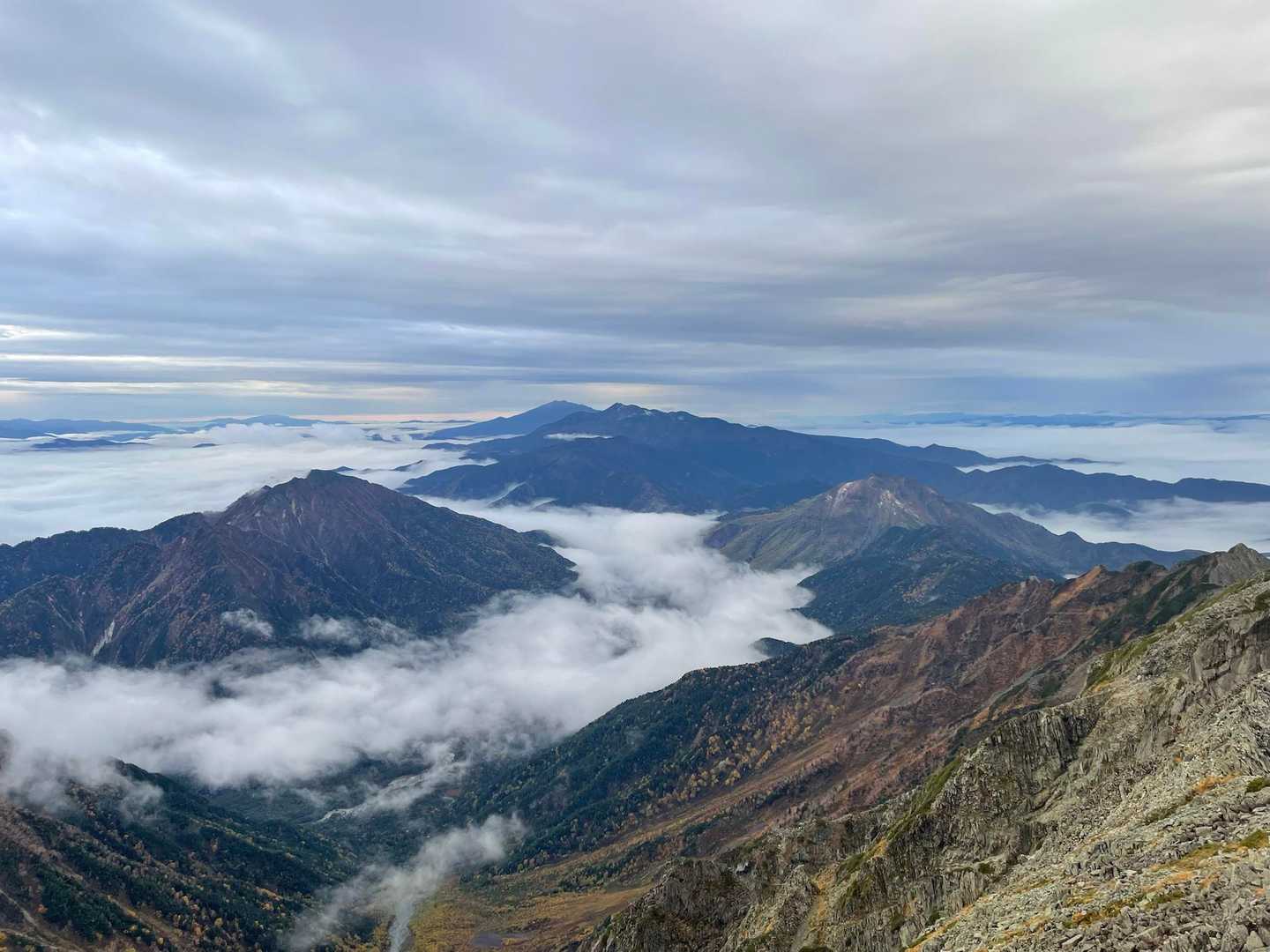 乗鞍に、奥は御嶽山

夜に雨が降って、止んで
からの大逆転✨