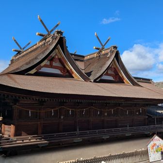 再建600年の吉備津神社本殿、荘厳です。