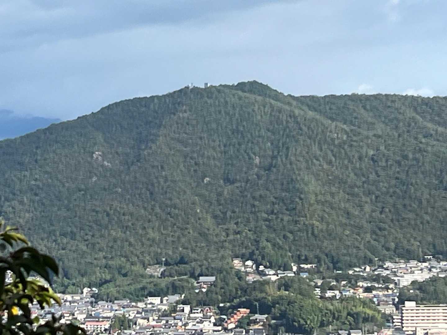 百々ヶ峰の反射板もキラキラ✨