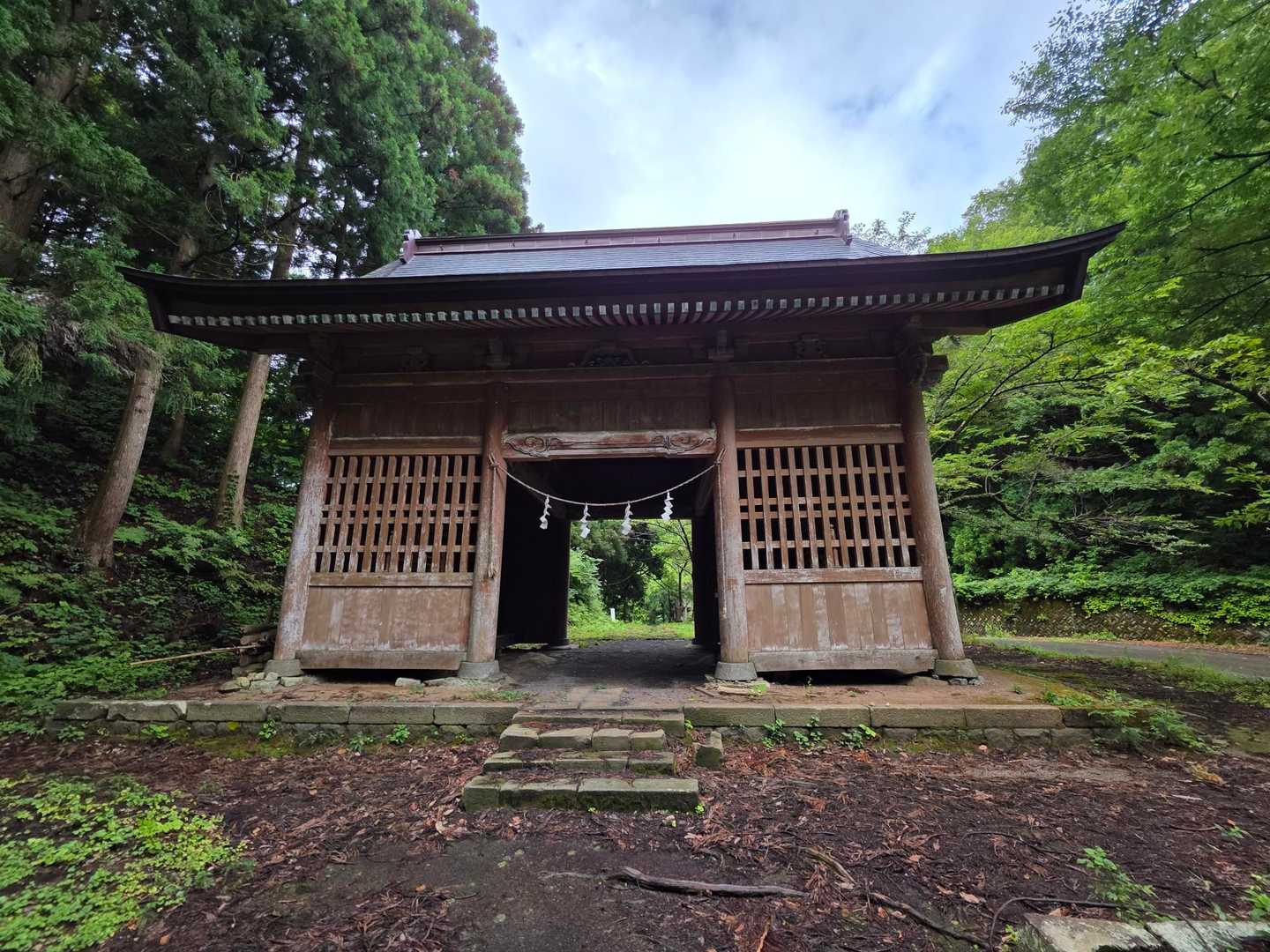 山門をくぐると