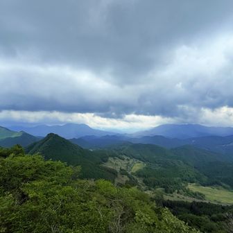 絶景の広がるピークに着きました