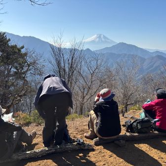 他の人も富士山見ながらランチです。幸せー！
