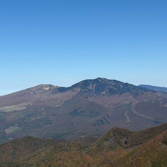 四阿山