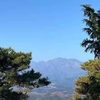 男山山頂からの女峰山、赤薙山
