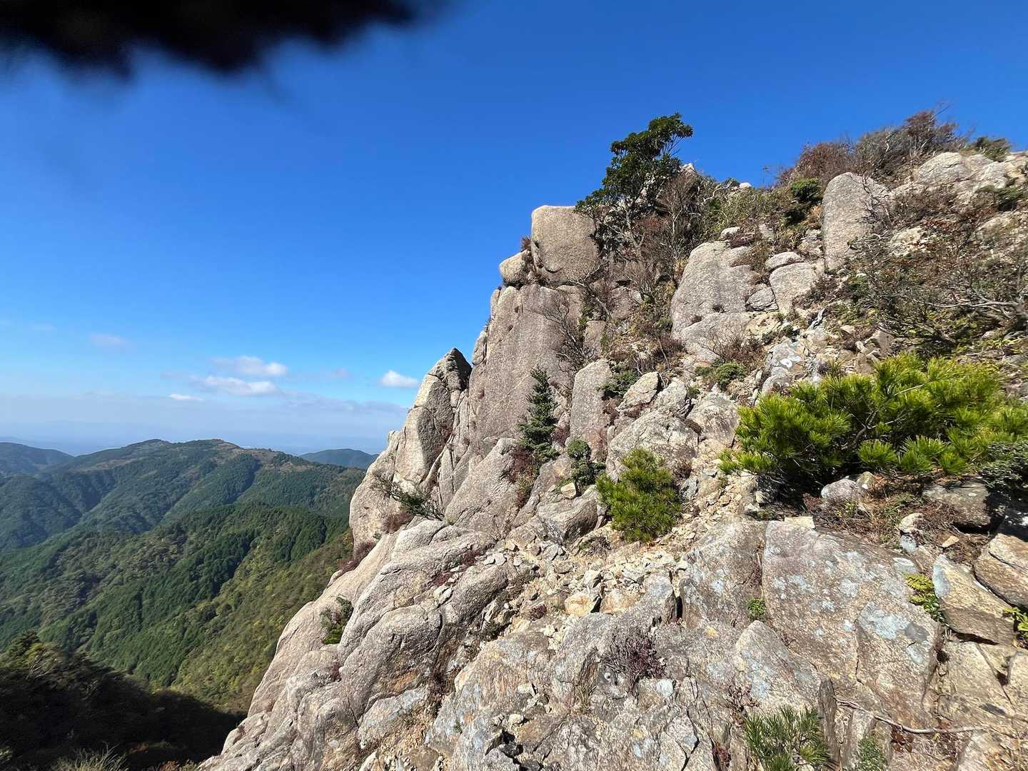 これが獅子岩。横を通った時はこれが獅子岩と気付かず😅