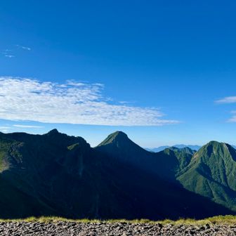 💁🏻‍♀️📷硫黄岳山頂からの南八ヶ岳オールスター💙！眺望最高です♡
