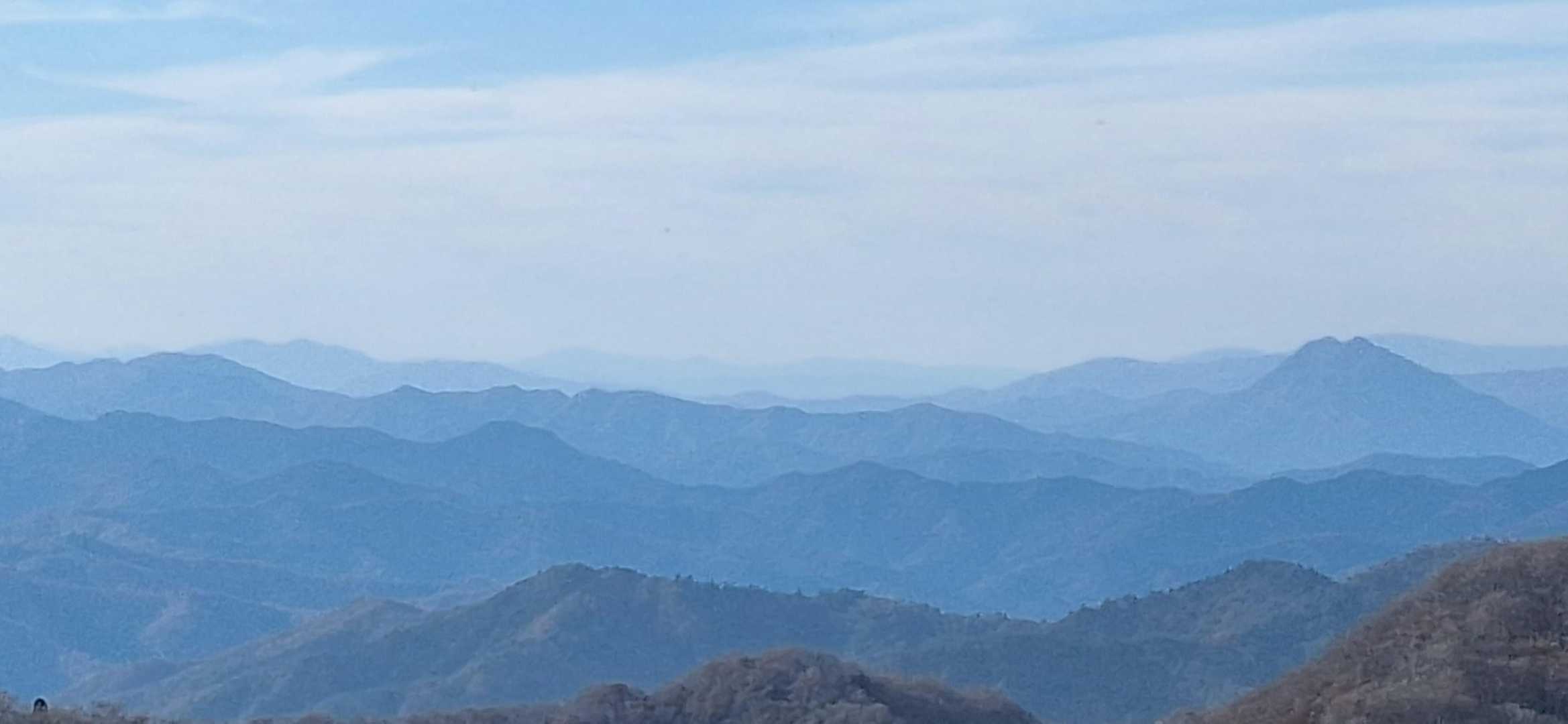 最後に2つの双耳峰の山を一枚に、左奥には由良ケ岳、右奥は青葉山です👍

最後までご覧頂き、ありがとうございました🙇

ちなみに帰りの道中は大渋滞、大変でした😭