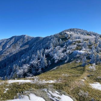 小根子岳から根子岳、四阿山を眺める👀✨
