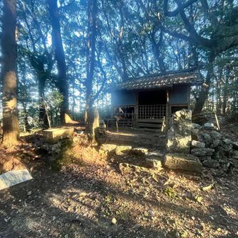 大山社。こちらは頭の病に霊験あらたか。学業成就も祈願されるとか。
