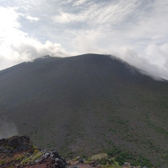 浅間山に惚れ惚れしたところで
前掛山向かいます