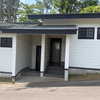 駐車場脇にトイレもあります