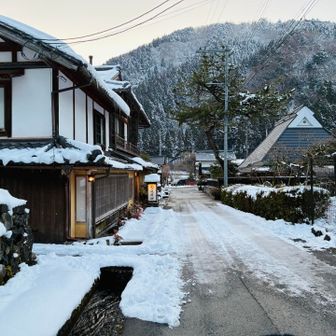 西側も山に囲まれているためあと30分遅かったら暗くなっていた