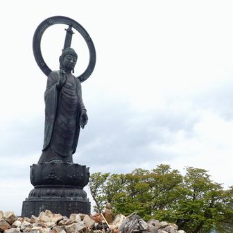 無事の御礼を。
二日目は雨に追われてペースを上げ気味だったので、結構キツかった。
