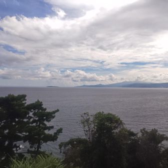 初島と天城山。