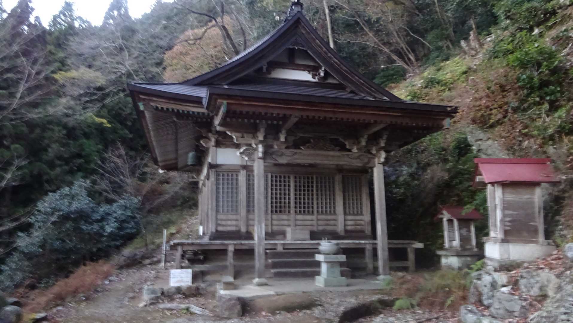 奥の院。