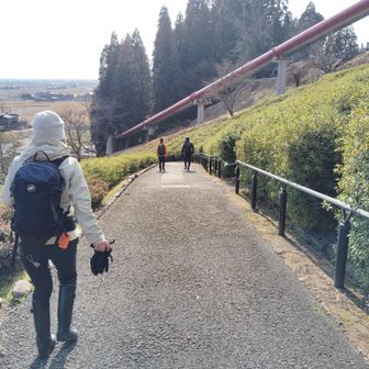 ある事情❓で我慢我慢🅿️の厠に大急ぎで😫向かっていますがあまり急ぎ過ぎても駄目なのです🥶。