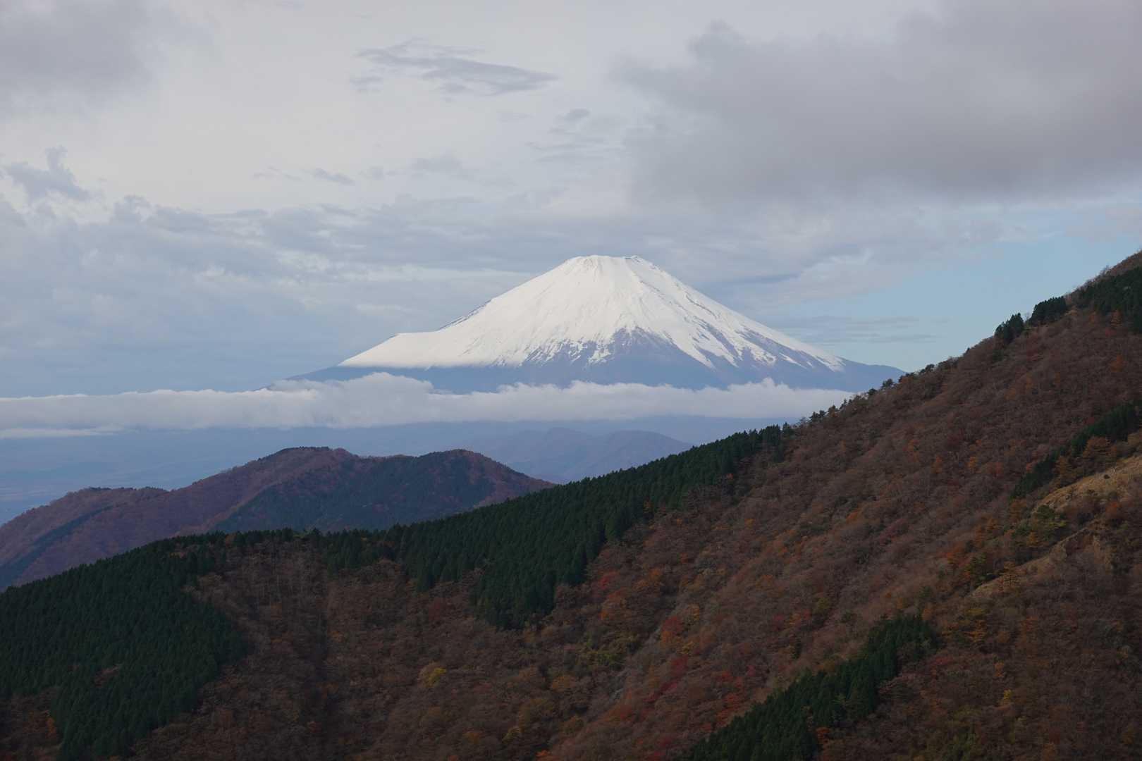 🗻