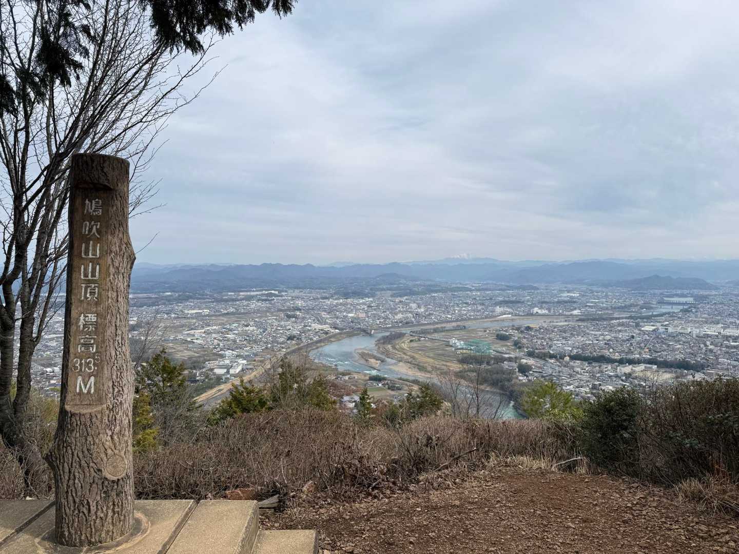 カタクリ口から登山🥾
岩場で道が狭い箇所もありすれ違いは注意👀⚠️