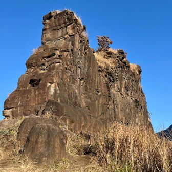 駐車場から10分弱で
らくだ岩（山）へ到着（笑）😊近っ
でも、本当にラクダが座ってるみたい🐪