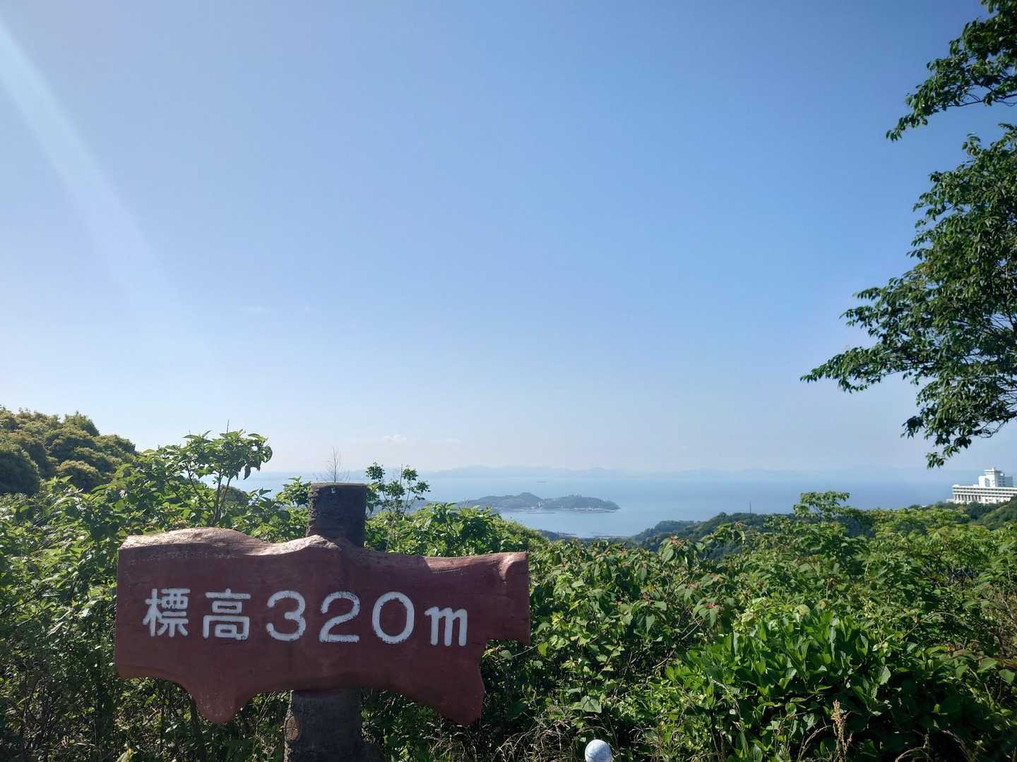 駐車場からの写真です