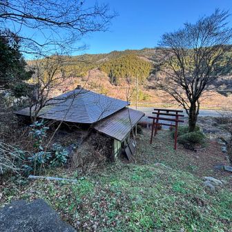 出口前の、神社⛩️？

観音様も、隣に立っていました。