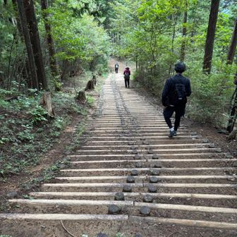 最初は階段