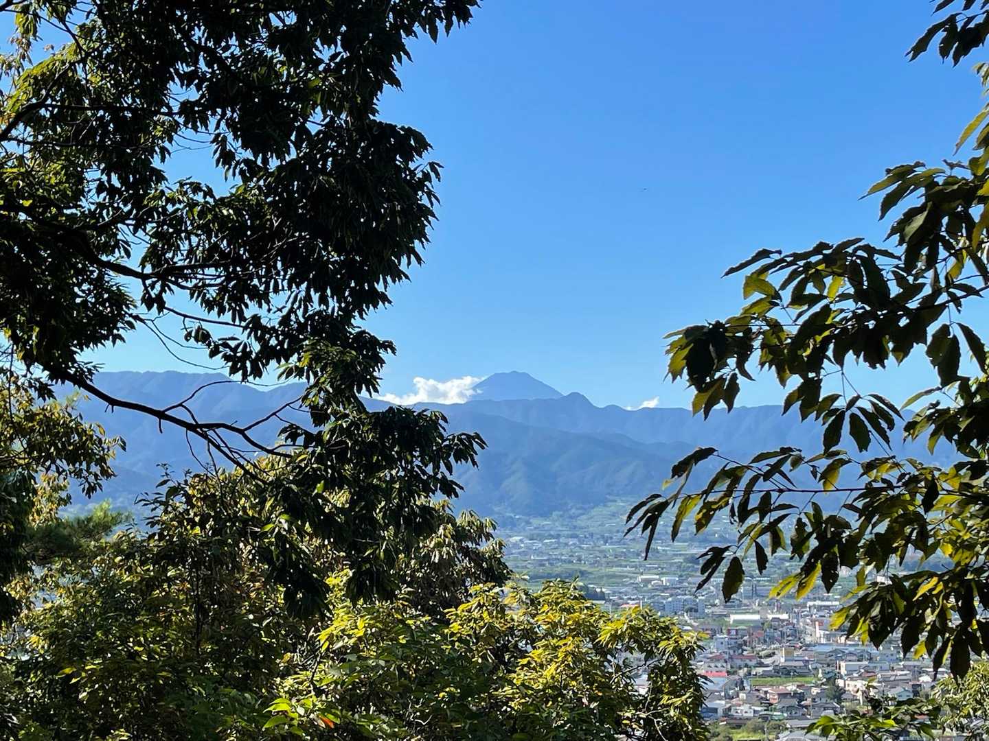 🗻
