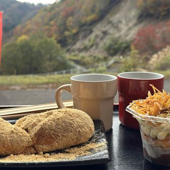 ラスト1のイモンブラン🍠と、揚げパンは、ミートさんと分け分け♡最高スイーツや😋
