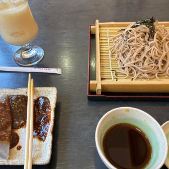 白い飲み物は冷やし麹甘酒、美味しかった😙