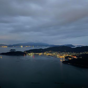 すっかり夜景
世界の中心で　愛をさけぶ　ロケ地だね

帰ってから映画みて　😭