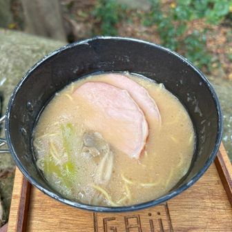 ネギと舞茸とハムを入れて出来上がり⭕️