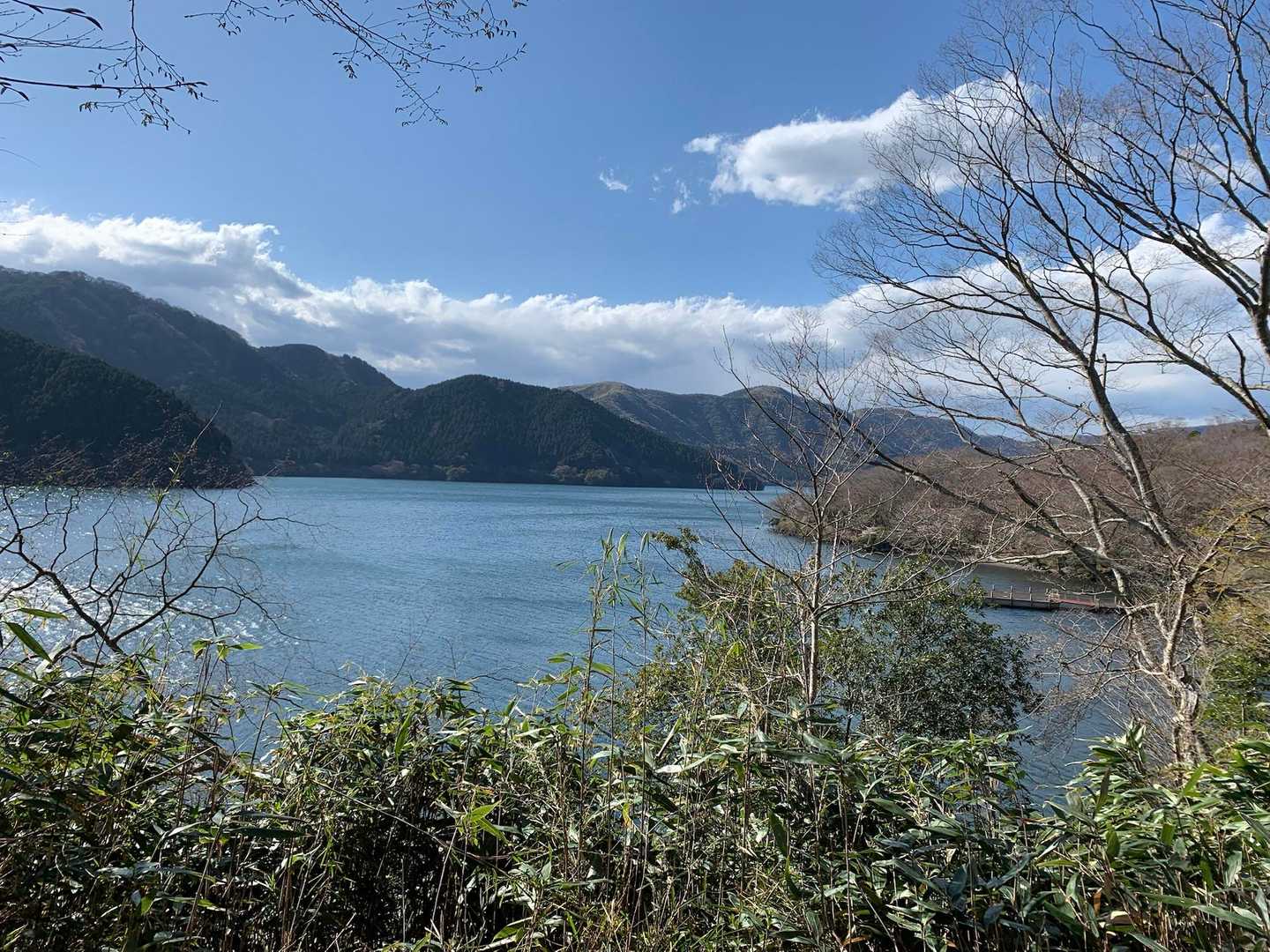 芦ノ湖湖畔は和やか
龍神雲☁️に見える⁉️