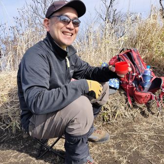 ひでかすさん、さっきから飲んでる水筒のキャップで中身なんですか？
「白湯です」🤣