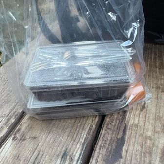 観音茶屋前を通過する時「コーヒーあん」の看板が目に入りました。以前活動日記で見た事があり、気になって戻りました。と言うか、観音茶屋が開いているの始めて見た気がする？
コーヒーあんをお土産にしました。
コーヒー寒天の下にあんが入っています。
この組み合わせ、アリです😋