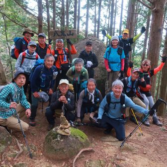 堂ノ谷の頭に行かなかったメンバーは、桜広場に！
