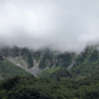 上の方はガスってますね。
雨が降らないだけいいか…